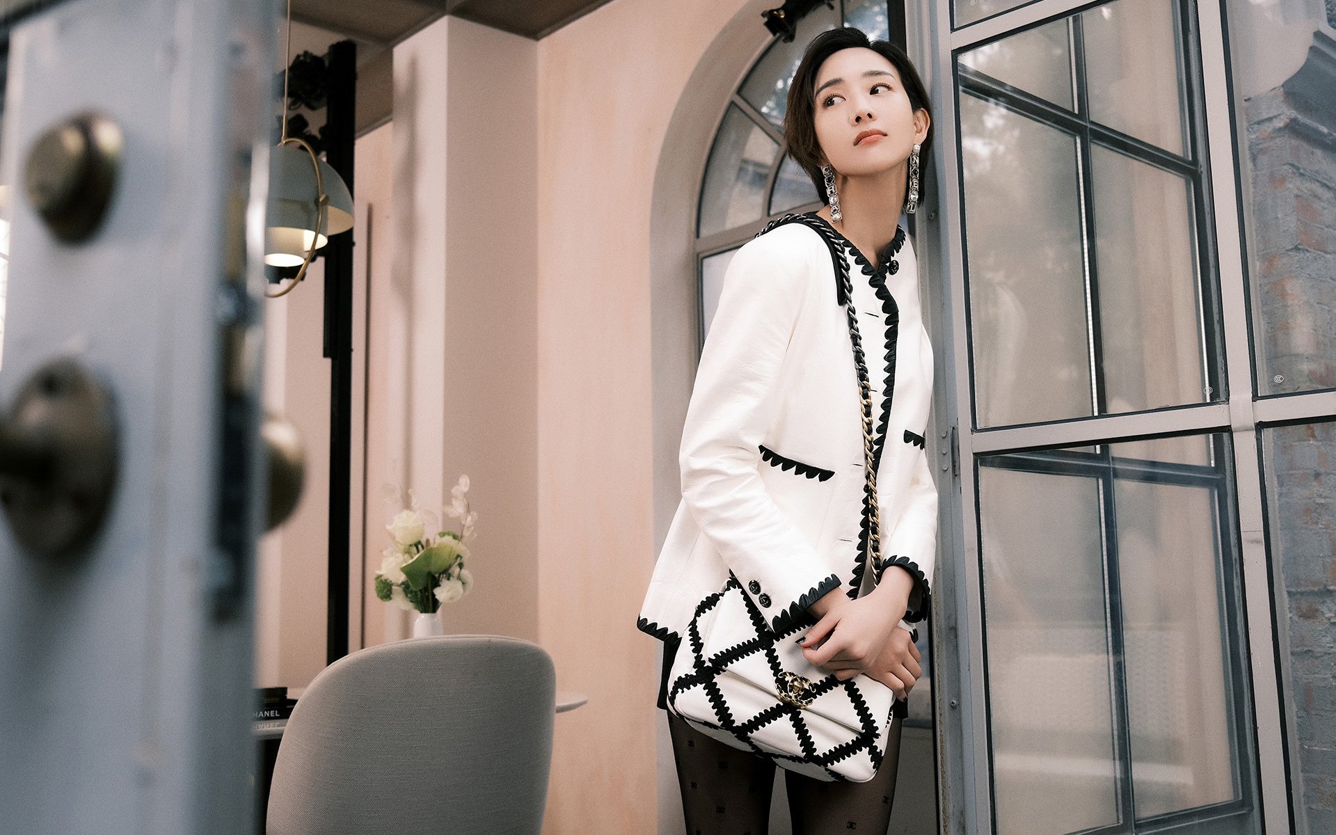 乐鱼app-杰克·阿莱克西稳步提升成绩赢得喝彩，杰克阿合导演简介