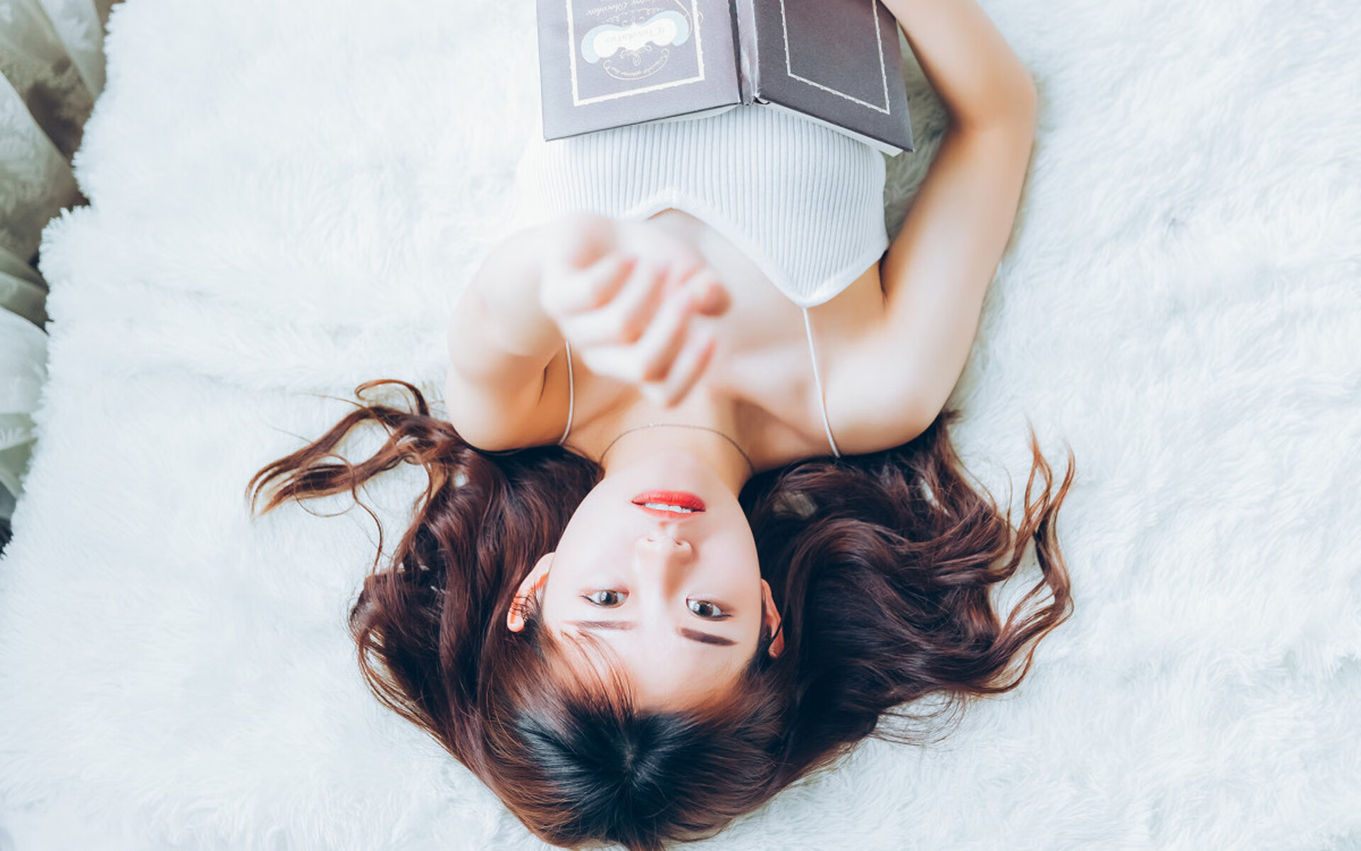 林丹带孩子首次亮相羽毛球馆,林丹儿子打羽毛球吗